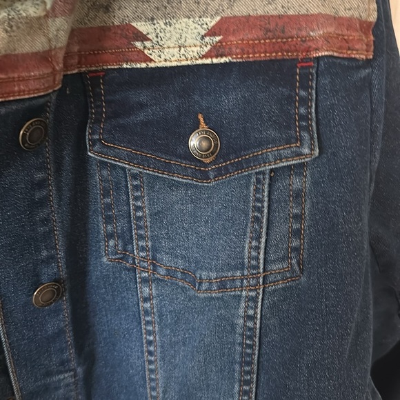 Like New! Frye & Co. Southwestern Aztec Blue Denim Jacket sz 3X - Picture 12 of 17